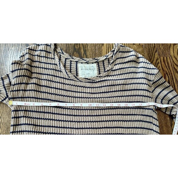 We The Free Women’s Tan & Navy Striped Oversized Peplum Top Blouse Size Small - Picture 5 of 7